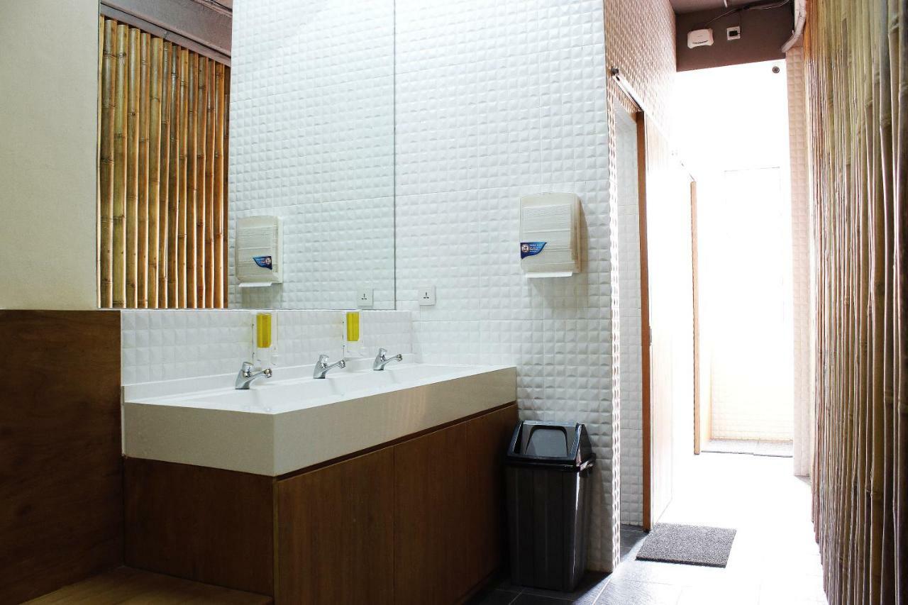 Teduh Hostel Kota Tua Jakarta Exterior foto
